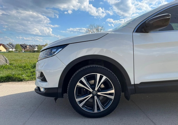 Nissan Qashqai cena 73900 przebieg: 138160, rok produkcji 2019 z Szczecin małe 211